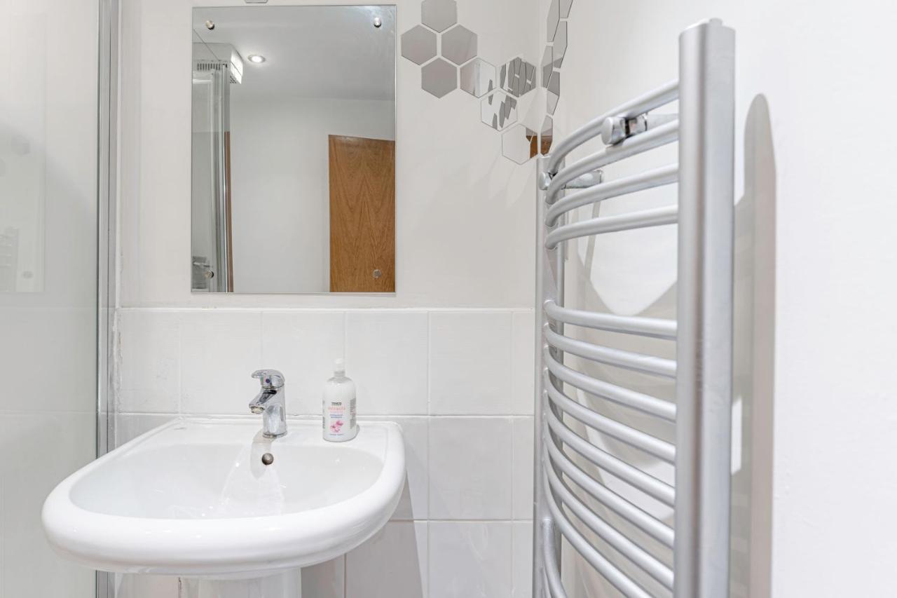 Jkg Property Solutions Presents Cosy City Apartment Coventry Ngoại thất bức ảnh
